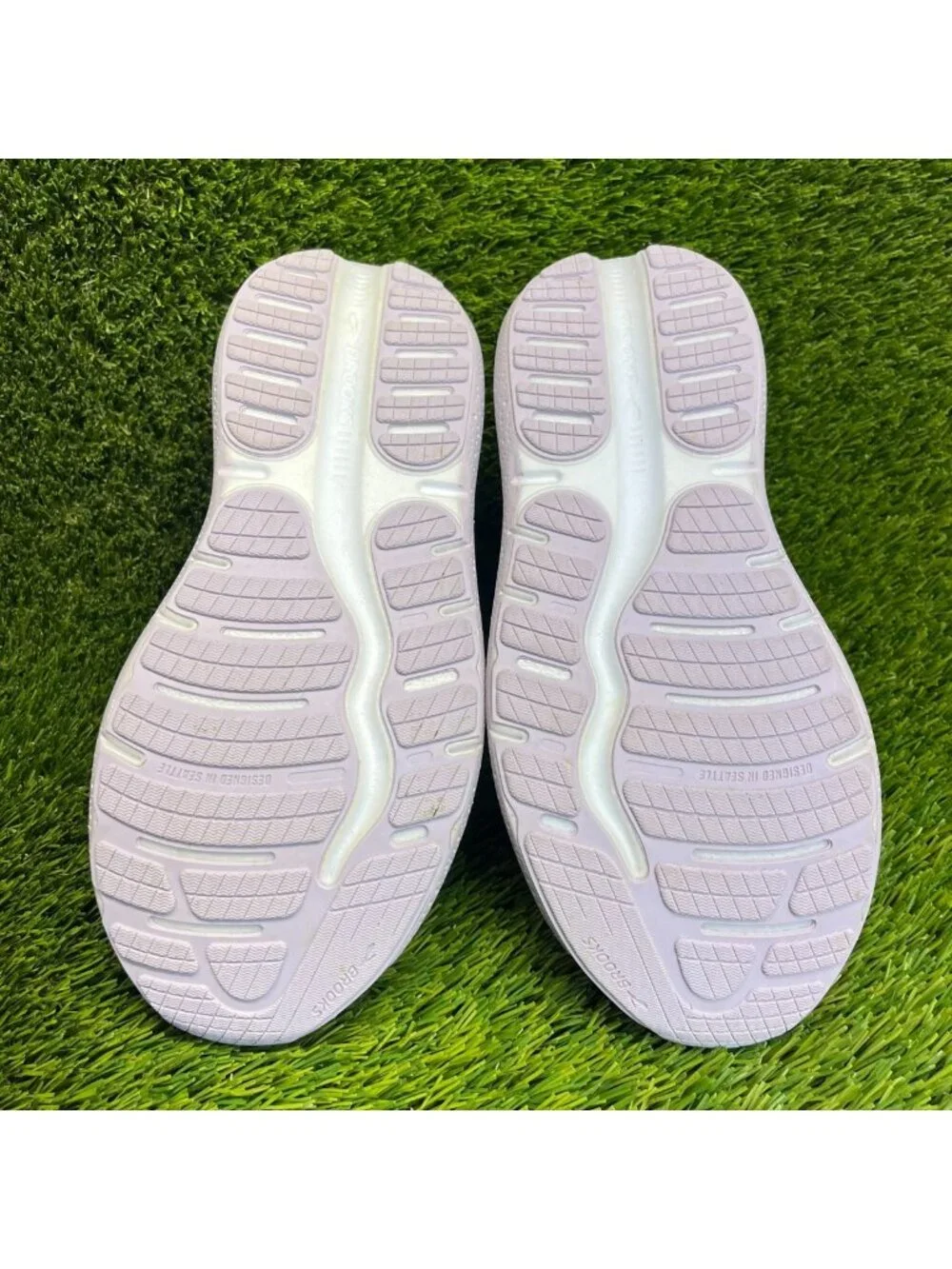 Brooks Ghost Max SE Womens Size 10 Purple Lilac Athletic Running Shoes Sneakers
